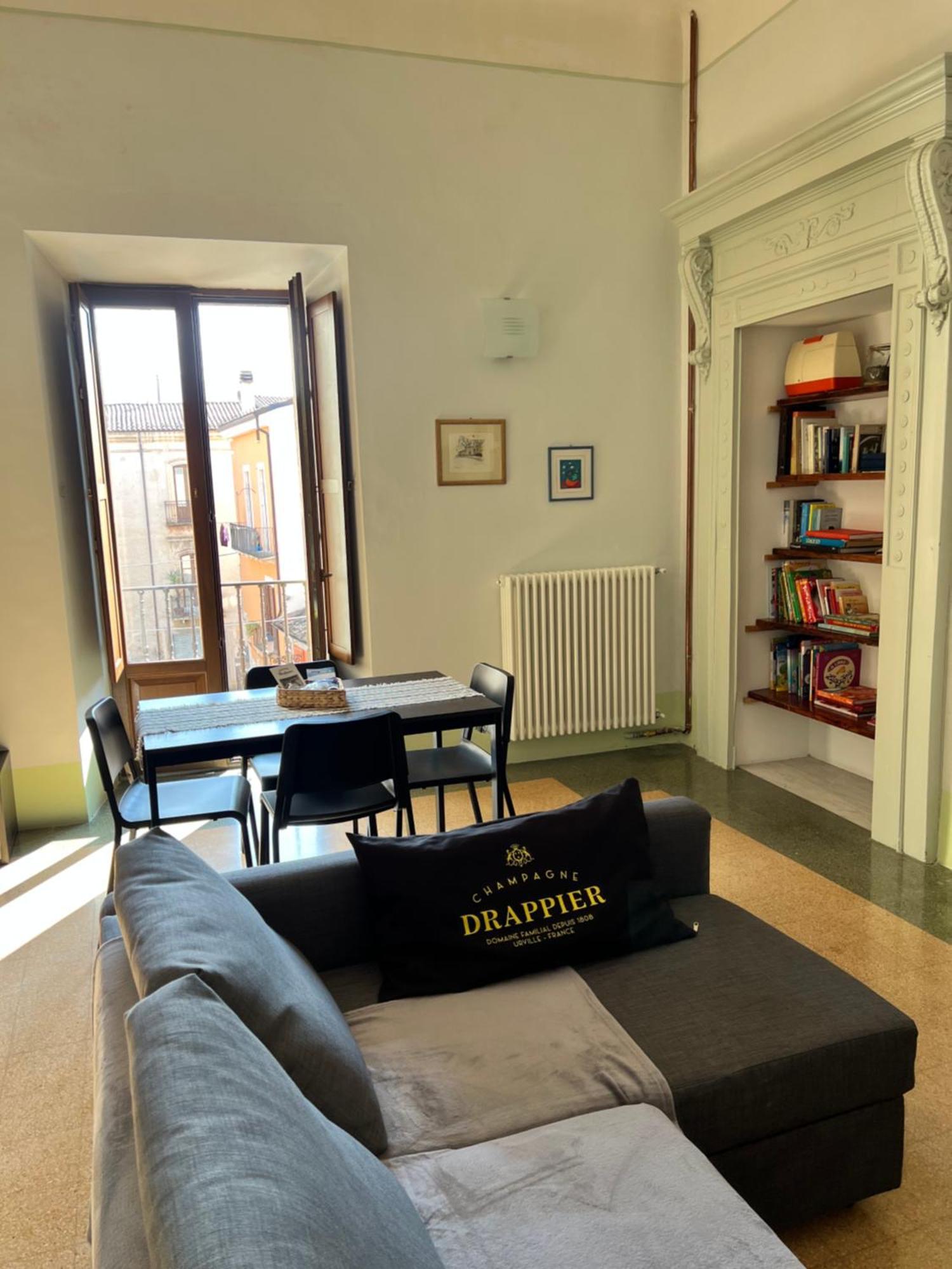 Regina D'Aragona Casa Vacanze 술모나 외부 사진