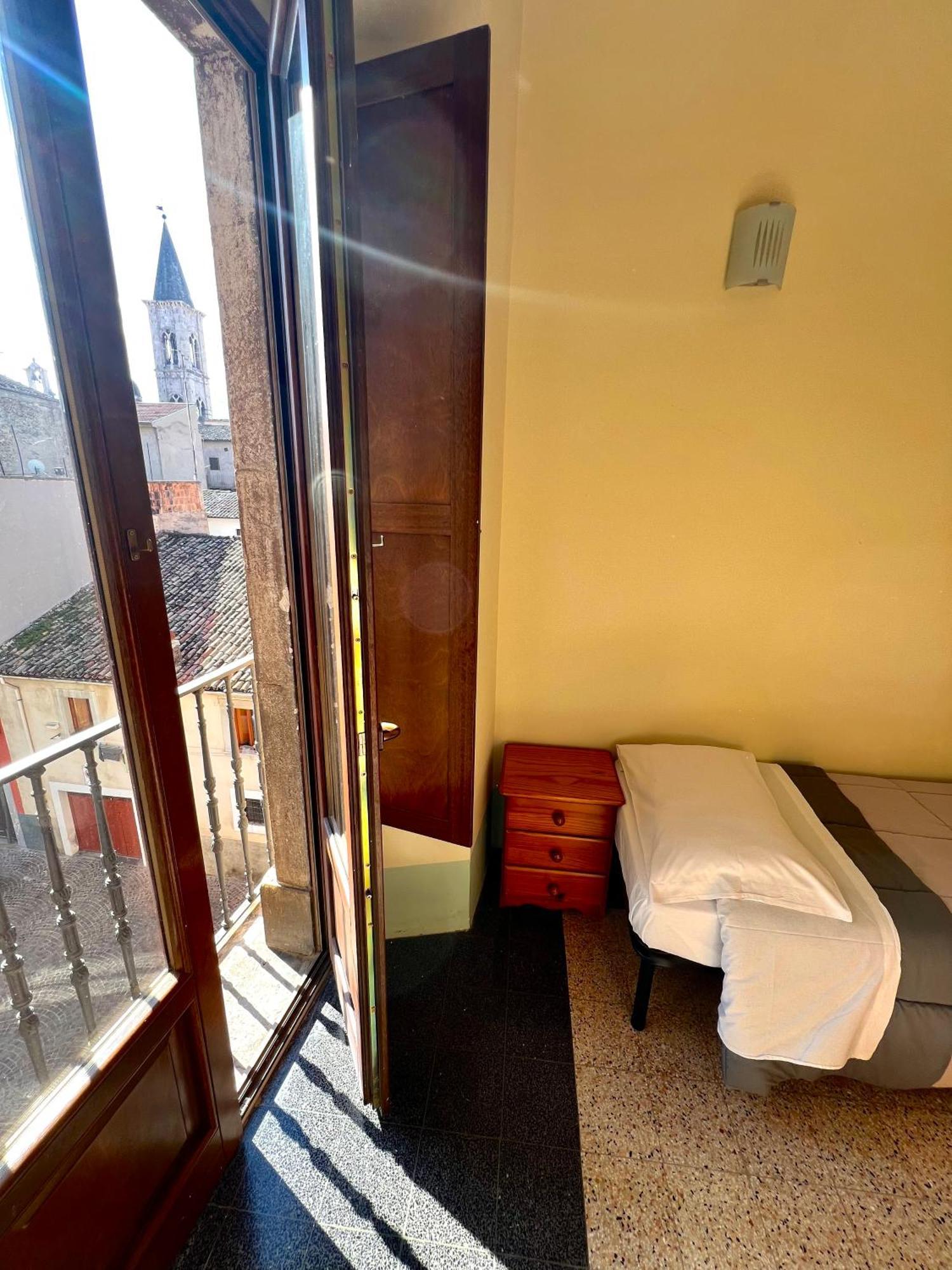 Regina D'Aragona Casa Vacanze 술모나 외부 사진