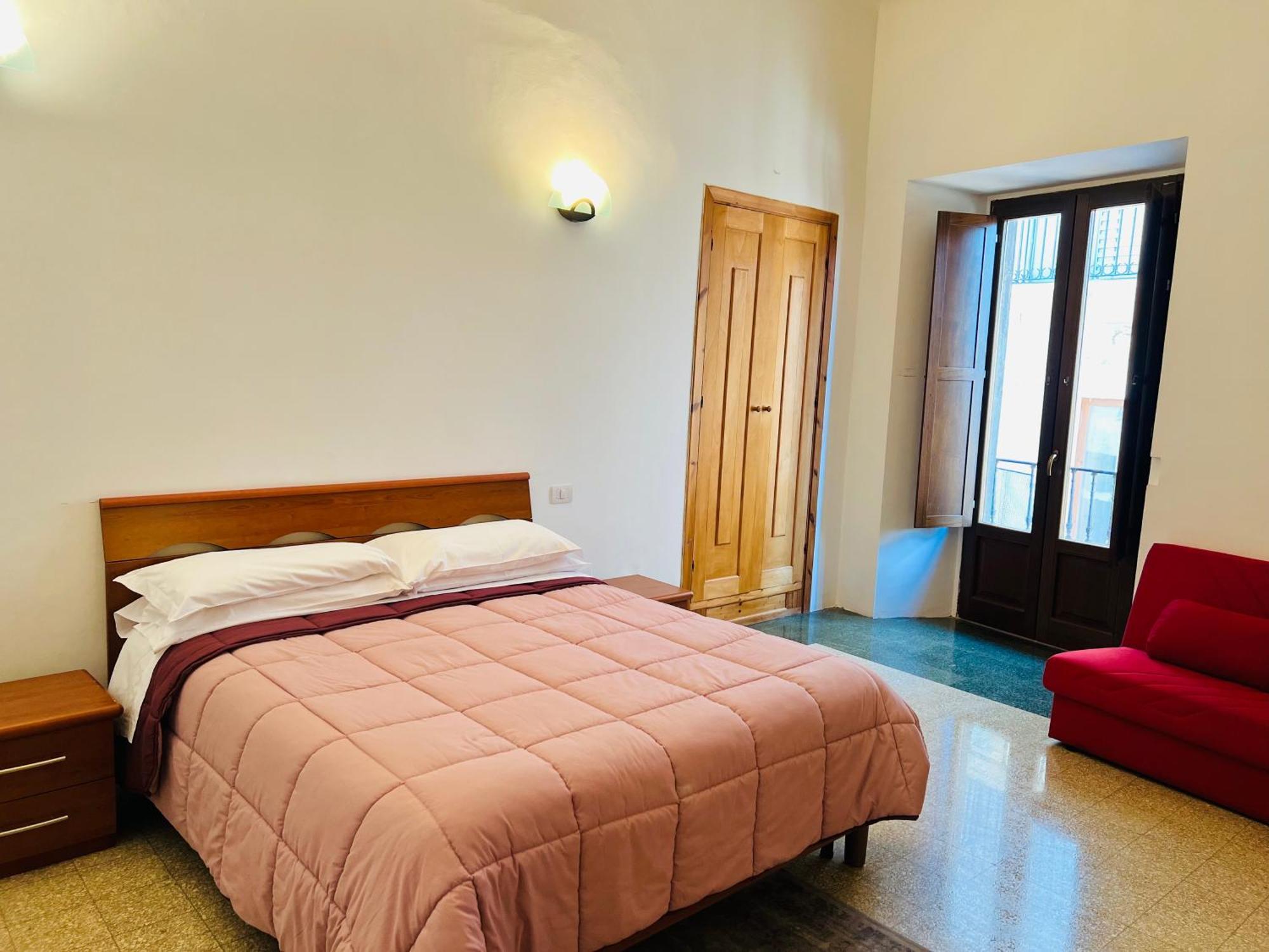 Regina D'Aragona Casa Vacanze 술모나 외부 사진